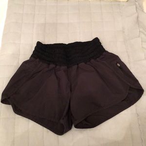 Lululemon shorts size 6